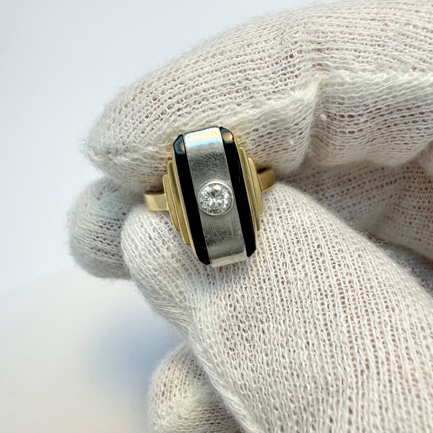 Vintage Art Deco 18k Gold Platinum Onyx Diamond Ring.