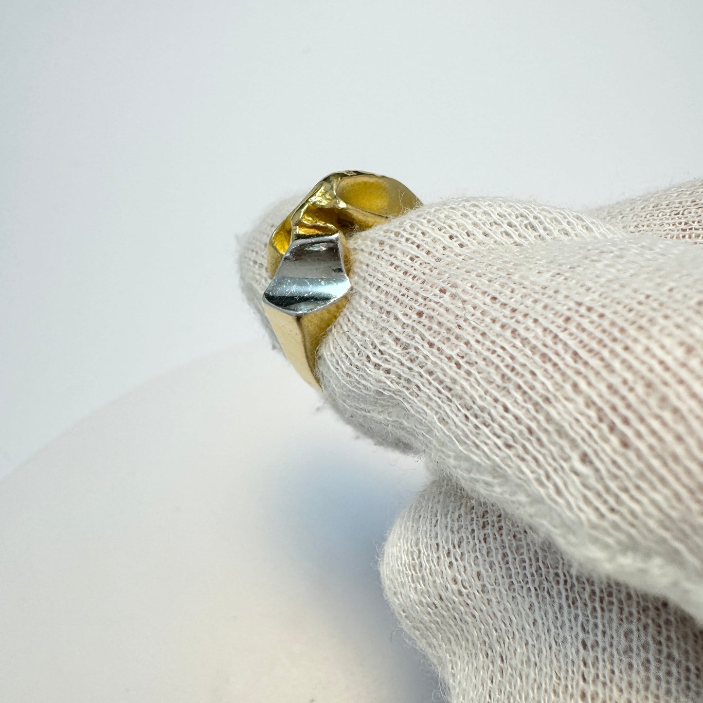 Bjorn Weckstrom for Lapponia, Finland 1992. Vintage 18k Gold Platinum Ring. Design: Episode.