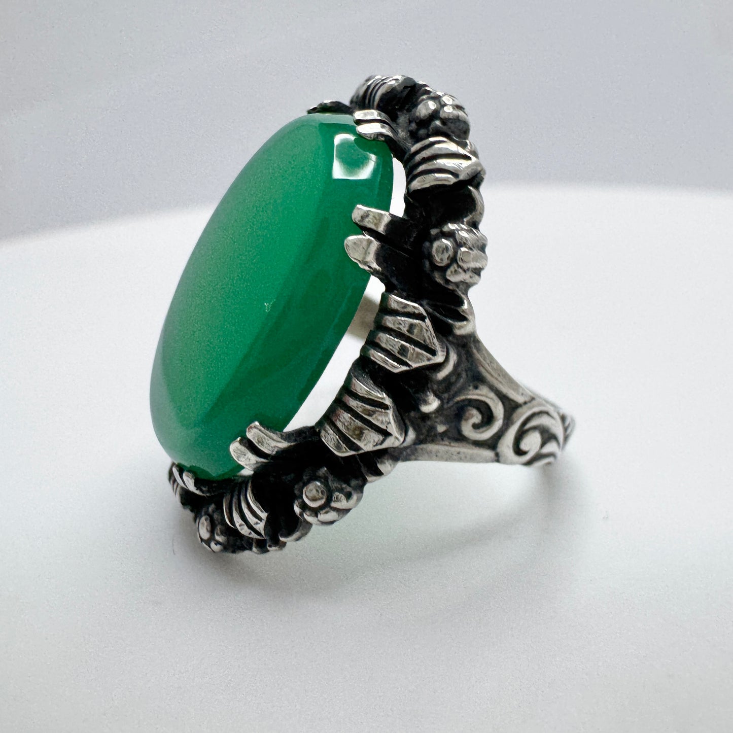 Sweden 1940-50s Vintage Solid Silver Green Chrysoprase Cocktail Ring.