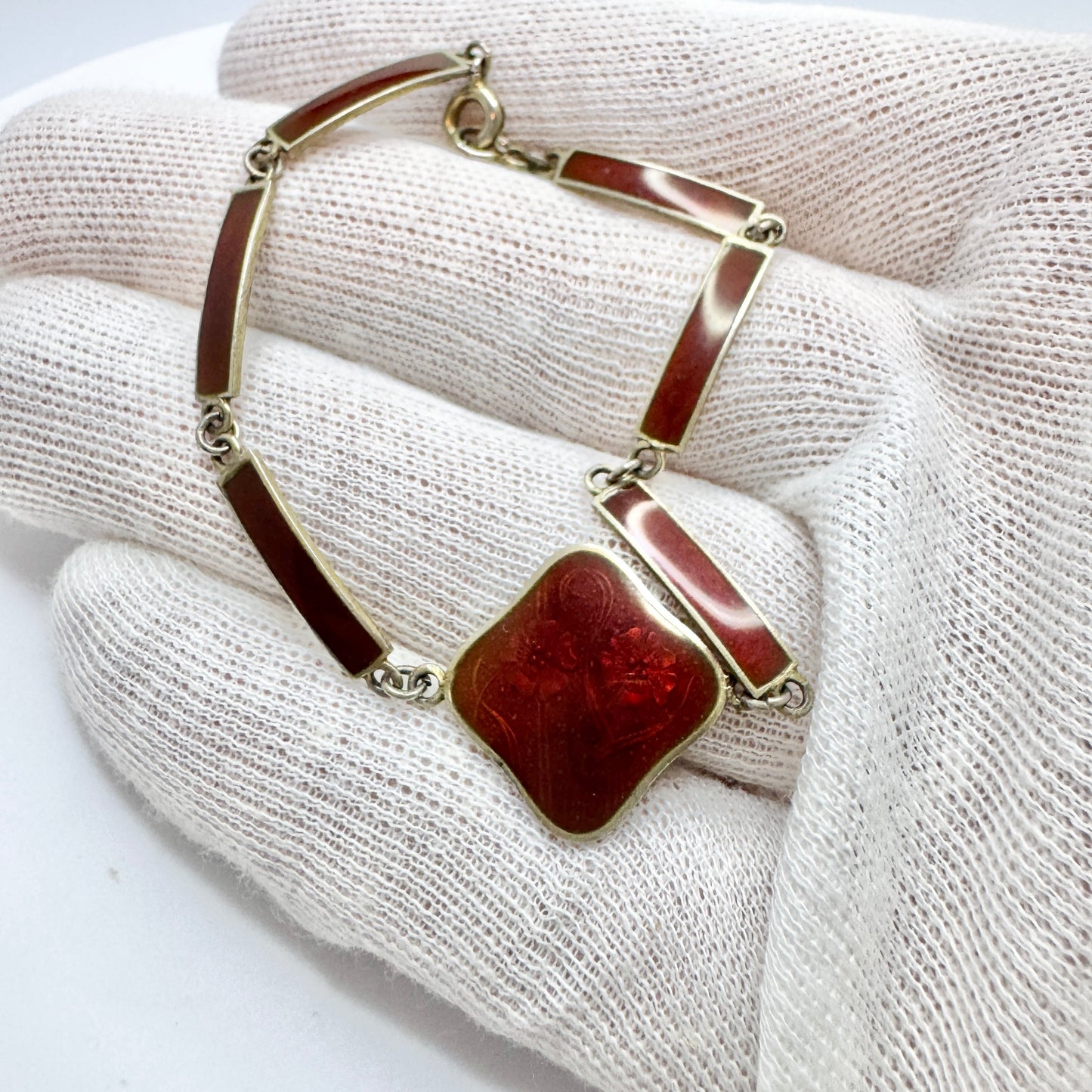 Norsk Filigransfabrikk, Norway 1920s. Art Nouveau Sterling Silver Red Enamel Bracelet.