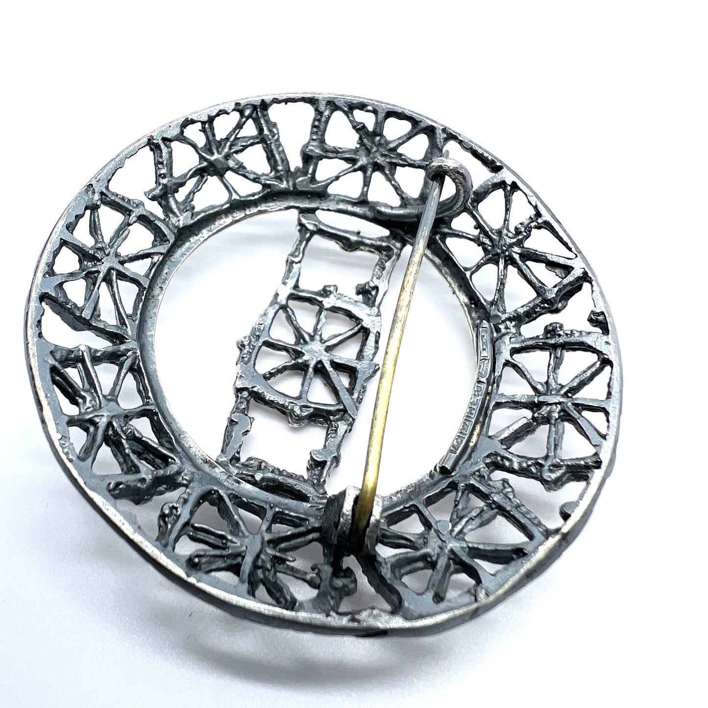 Pentti Sarpaneva for Turun Hopea, Finland 1968. Solid Silver Brooch. Design: Pitsi.