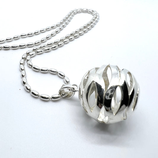 AAL, Finland. Vintage Sterling Silver Sphere Pendant Necklace.