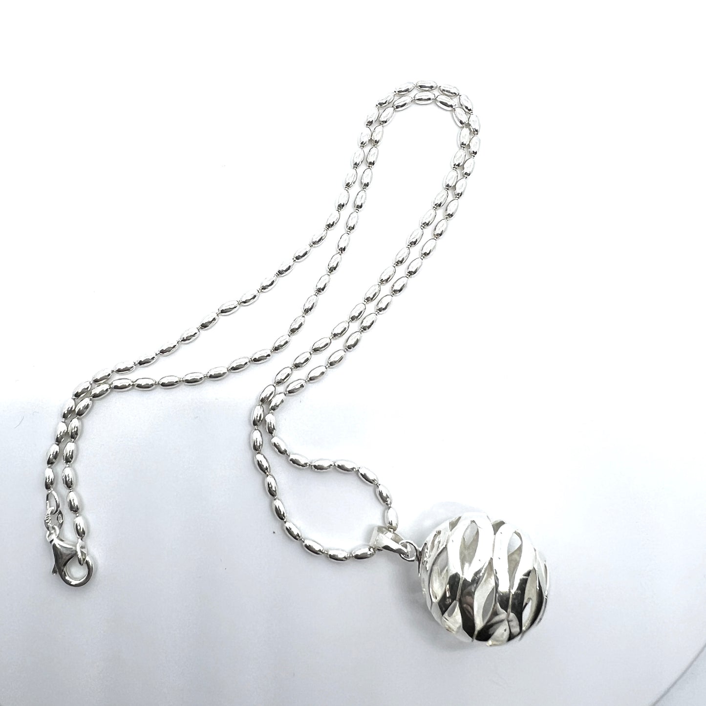 AAL, Finland. Vintage Sterling Silver Sphere Pendant Necklace.