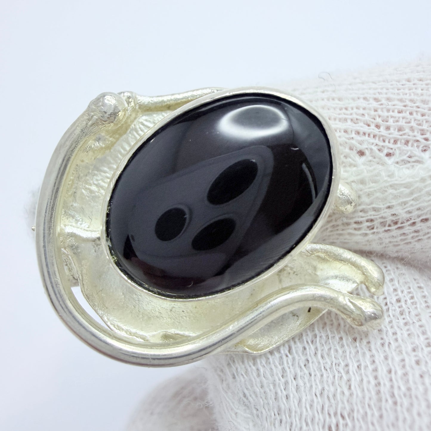 Avi Soffer, Israel Vintage Modernist Sterling Silver Onyx Ring. Signed.