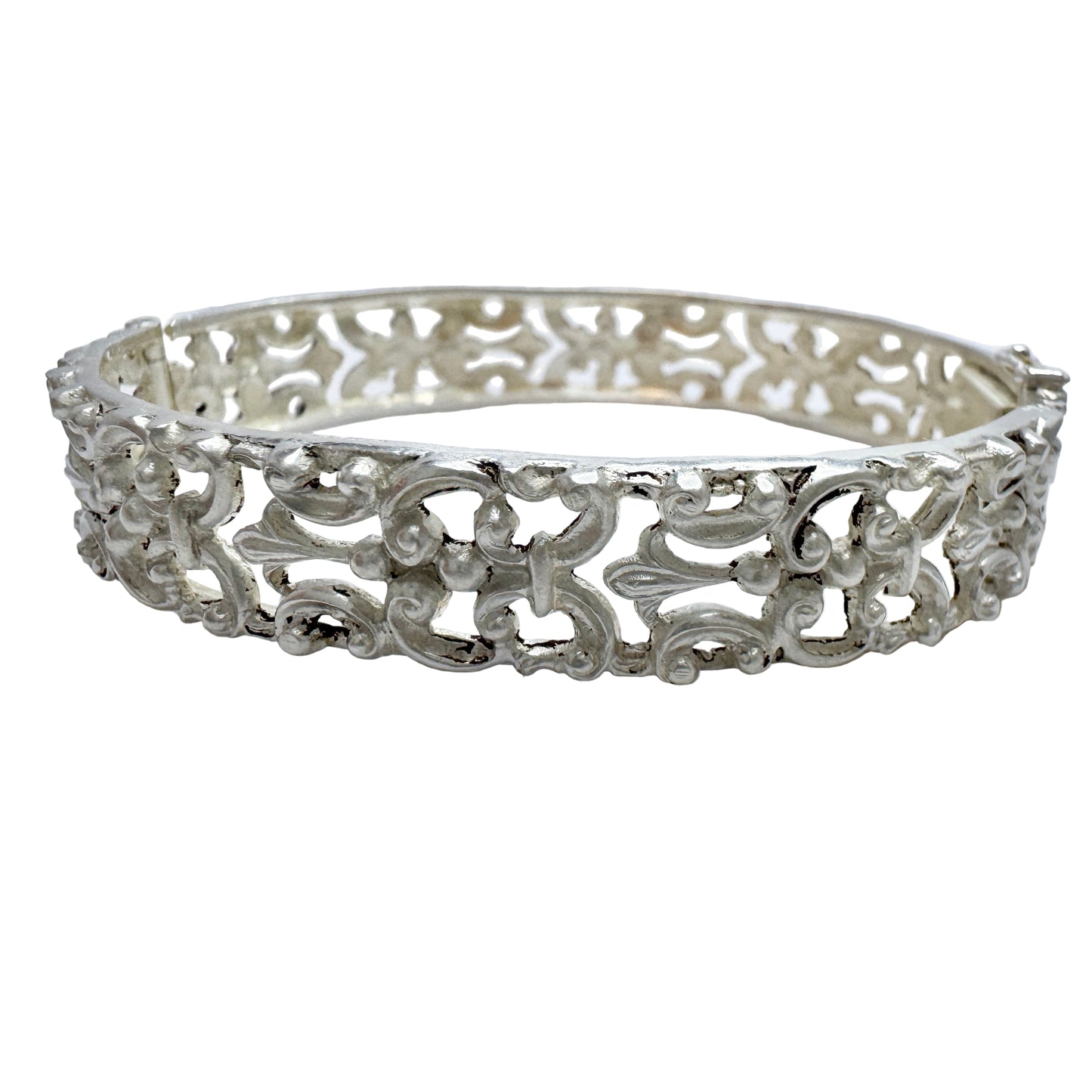 Sweden c 1940s. Vintage Solid SIlver Hinged Bangle Bracelet.