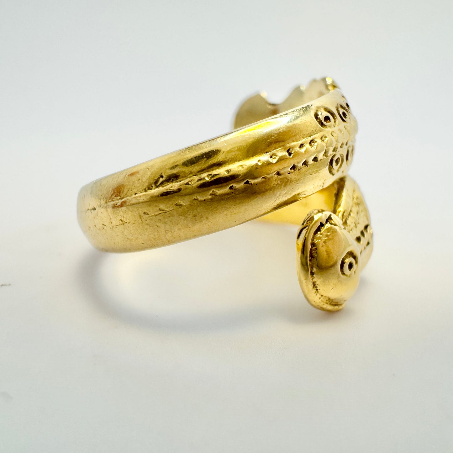 Bengt Hallberg, Sweden 1994. Vintage 18k Gold Viking Copy Ring.