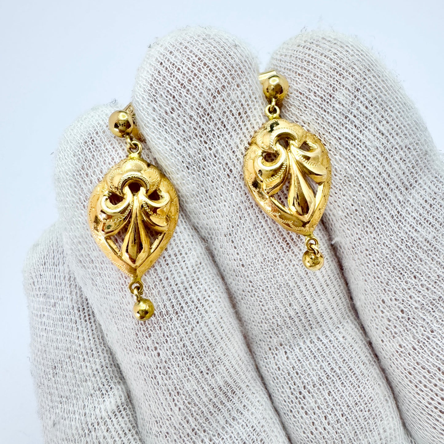 Nordiska Juvelaktiebolaget, Sweden 1958. Vintage 18k Gold Earrings.