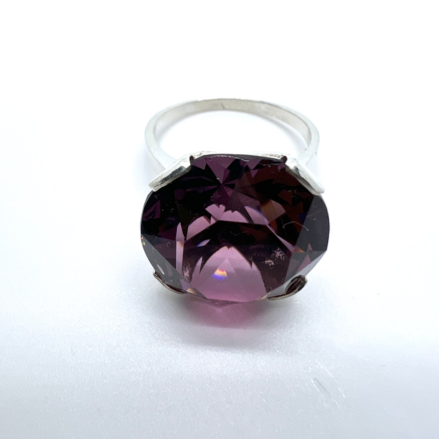 Germany c 1960-70s. Vintage 835 Silver Deep Purple Glass Ring.