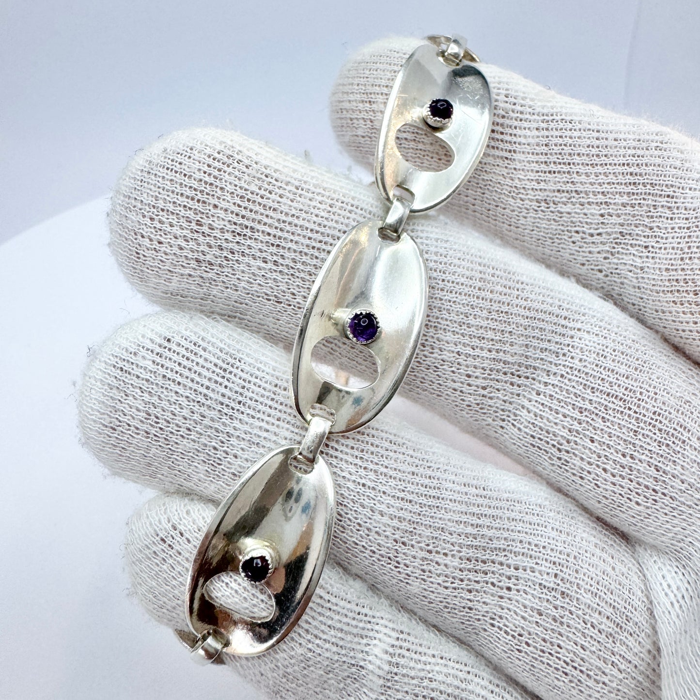Kaplan, Sweden 1961. Vintage Sterling Silver Amethyst Bracelet.