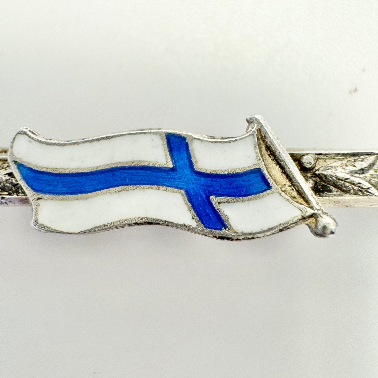 Mauri Hyvärinen, Finland 1951 Solid Silver Finnish Flag Enamel Tie Clip.