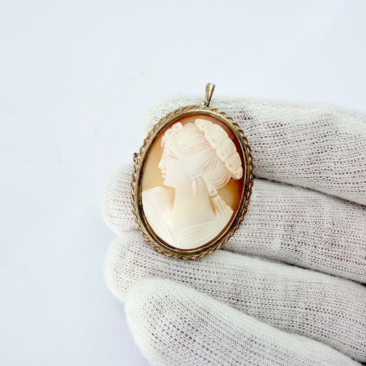 Vintage c 1940s. Solid Silver Cameo Pendant Brooch.