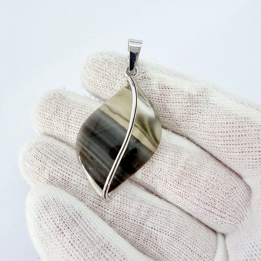 Warzaw, Poland. Vintage Sterling Silver Agate Pendant.