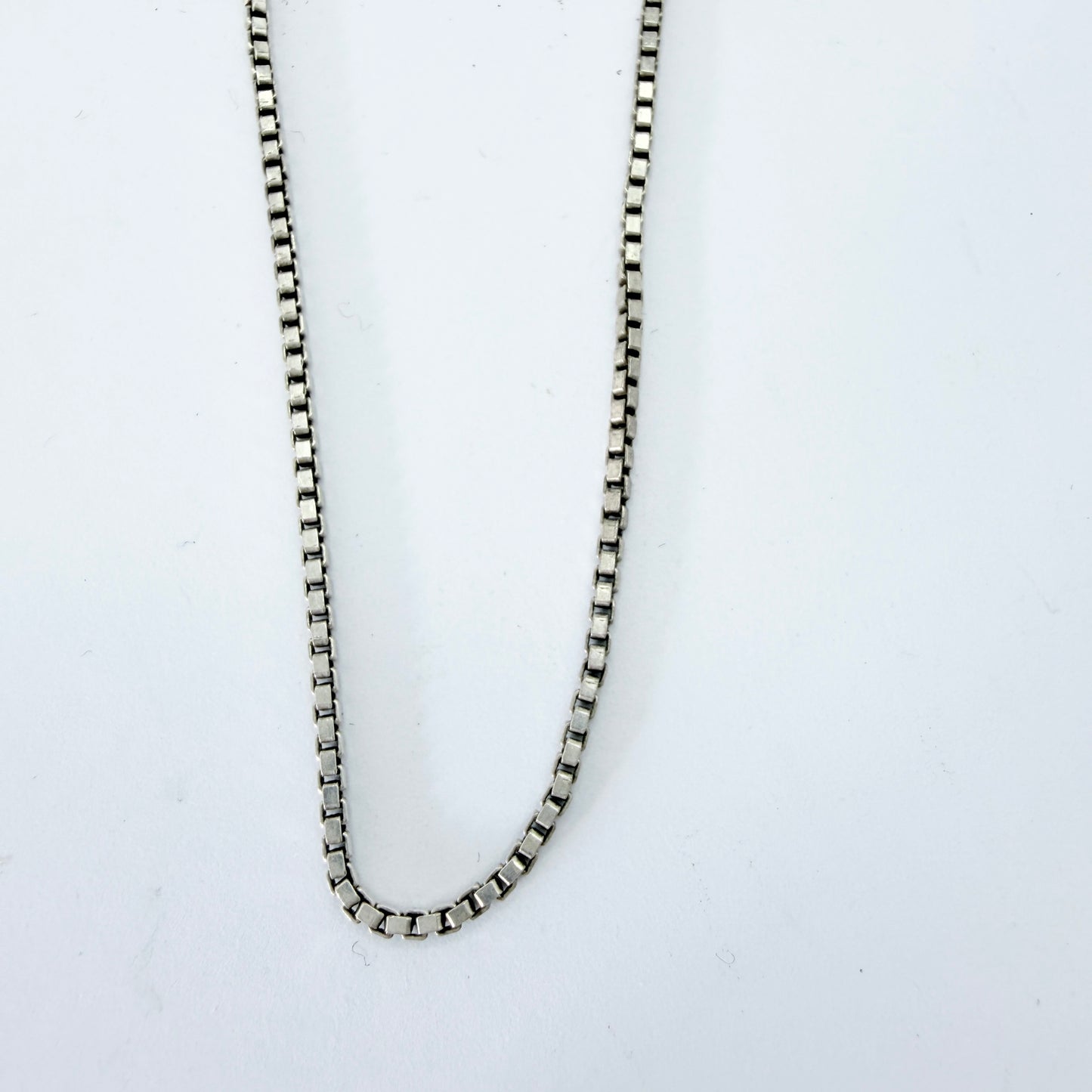 Maker 130. Arezzo, Italy. Vintage 80cm / 31.5in Box Chain Necklace.