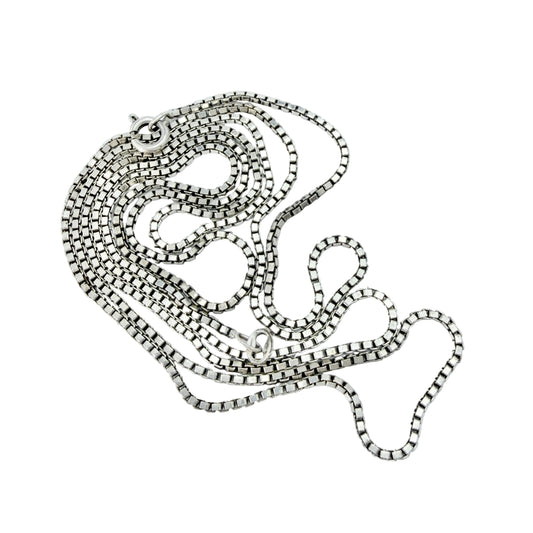 Maker 130. Arezzo, Italy. Vintage 80cm / 31.5in Box Chain Necklace.