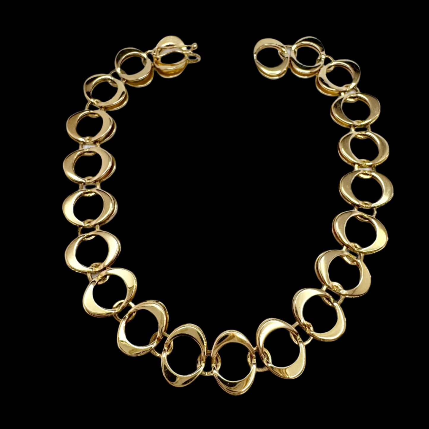 Theresia Hvorslev for Alton, Sweden early 1970s. Vintage 18k Gold Bracelet. Signed.