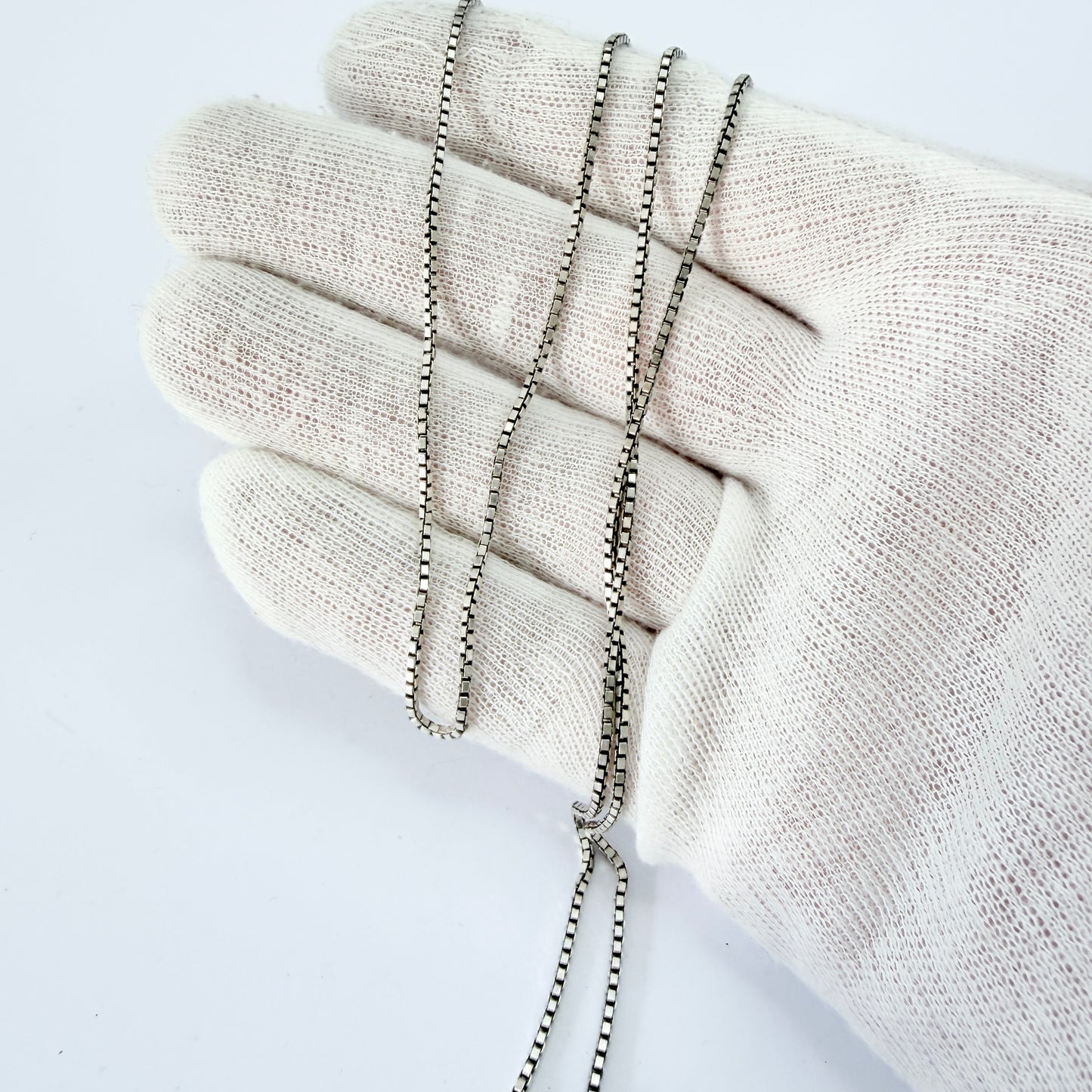 Maker 130. Arezzo, Italy. Vintage 80cm / 31.5in Box Chain Necklace.