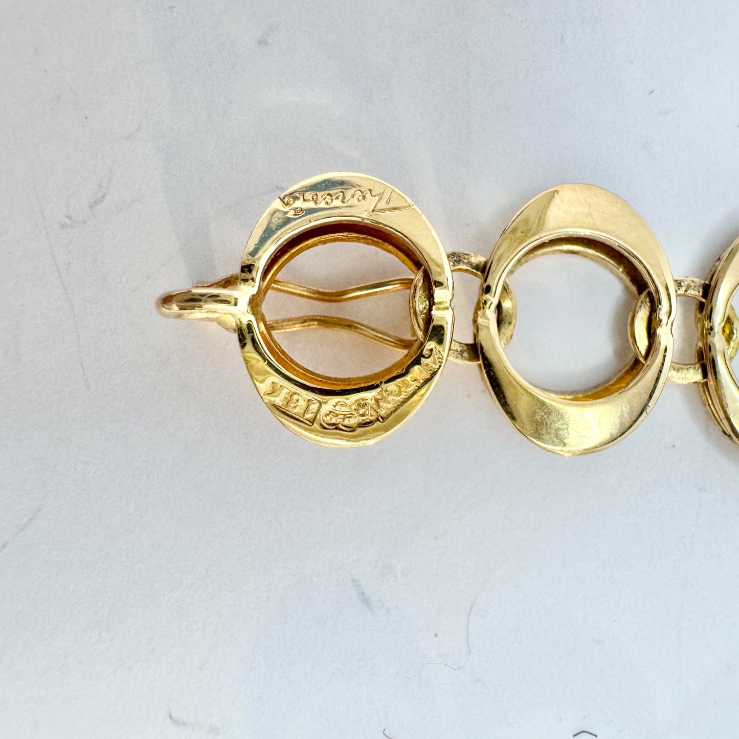 Theresia Hvorslev for Alton, Sweden early 1970s. Vintage 18k Gold Bracelet. Signed.