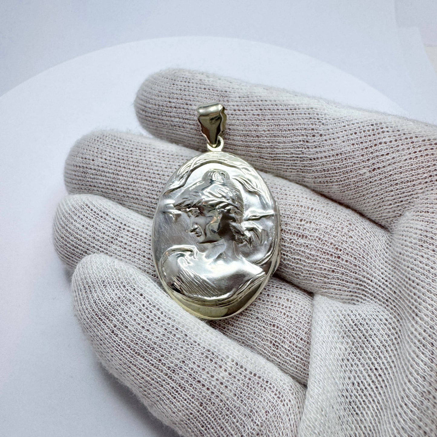 Vintage Sterling Silver Locket Pendant.