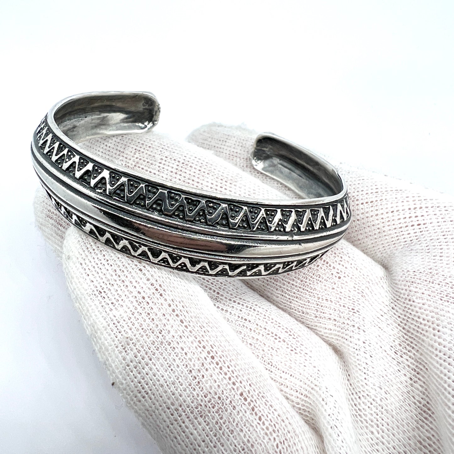 Sigmund Espeland, Norway Vintage Sterling Silver Viking Copy Cuff Bracelet.