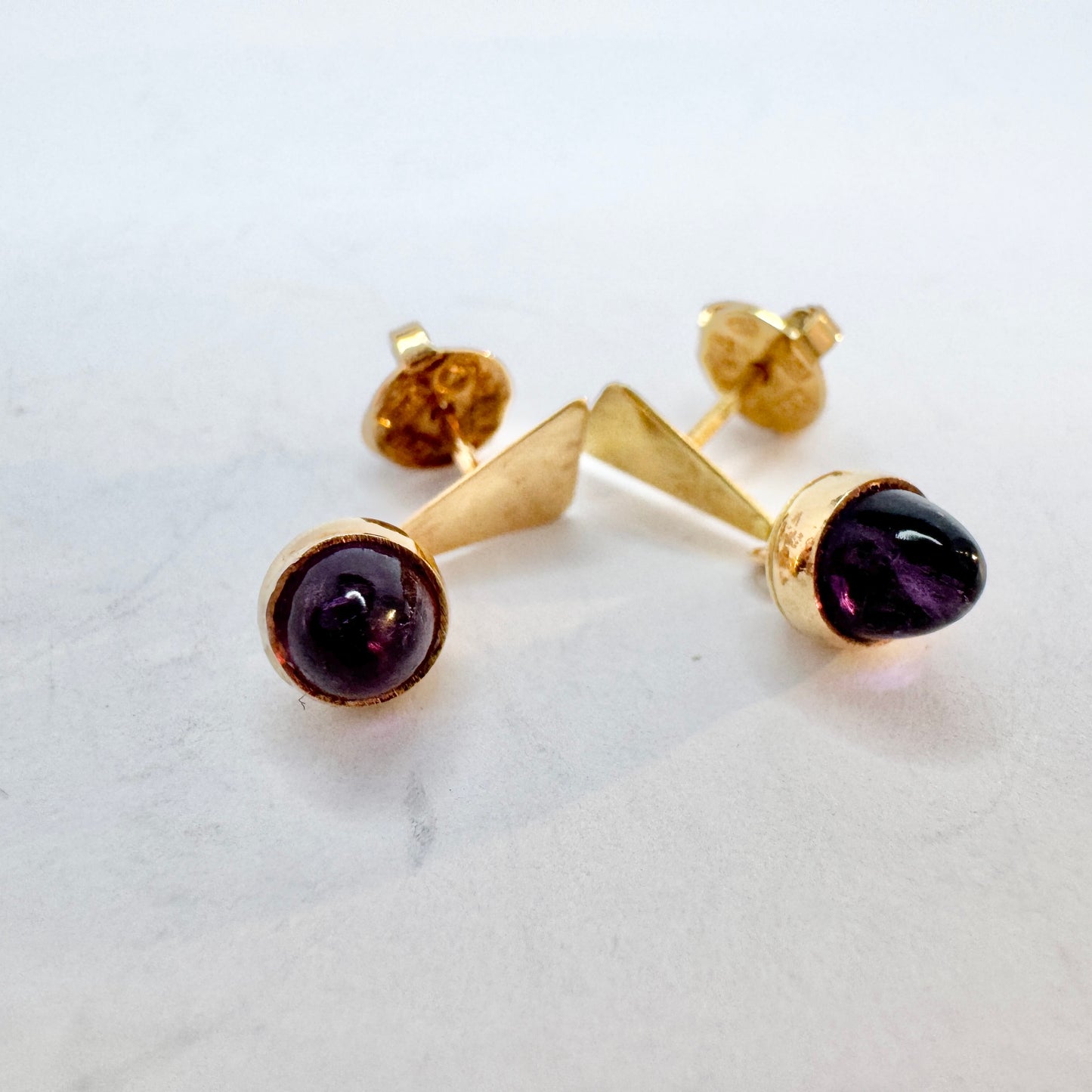 Alton, Sweden 1965. Vintage 18k Gold Amethyst Earrings.