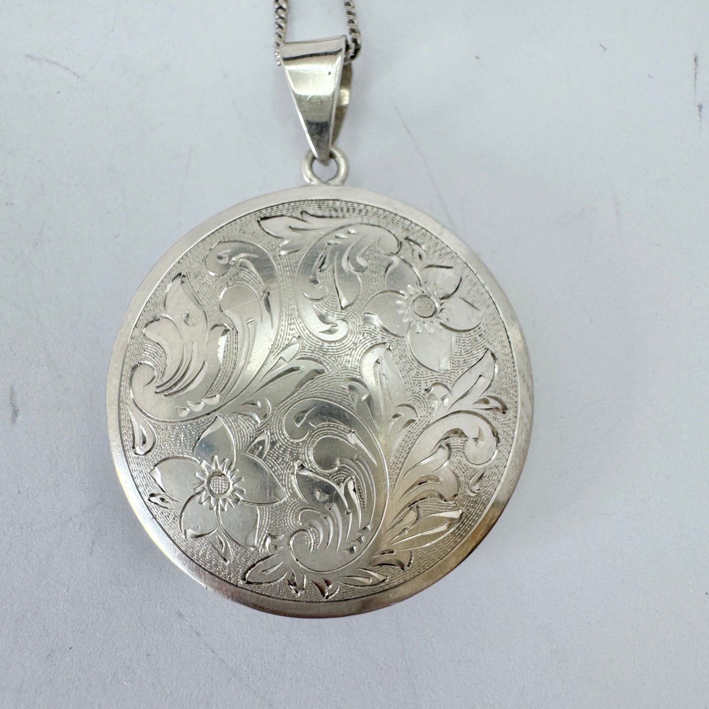 E Forssell, Sweden 1947. Vintage Sterling Silver Floral Pendant Necklace.