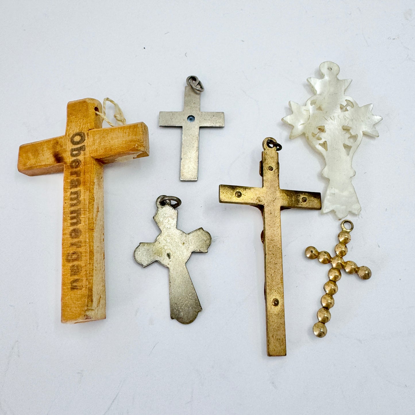 Job-lot. Vintage Cross Crucifix Pendants.