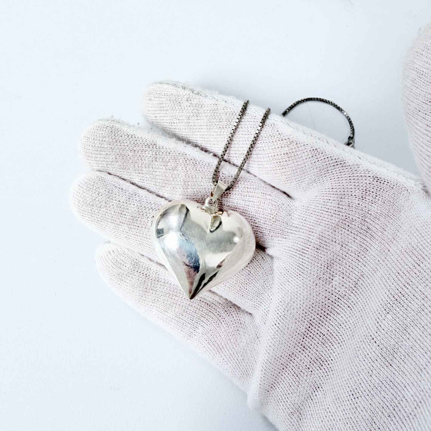 Vintage Sterling Silver Puffy Heart Pendant Necklace.