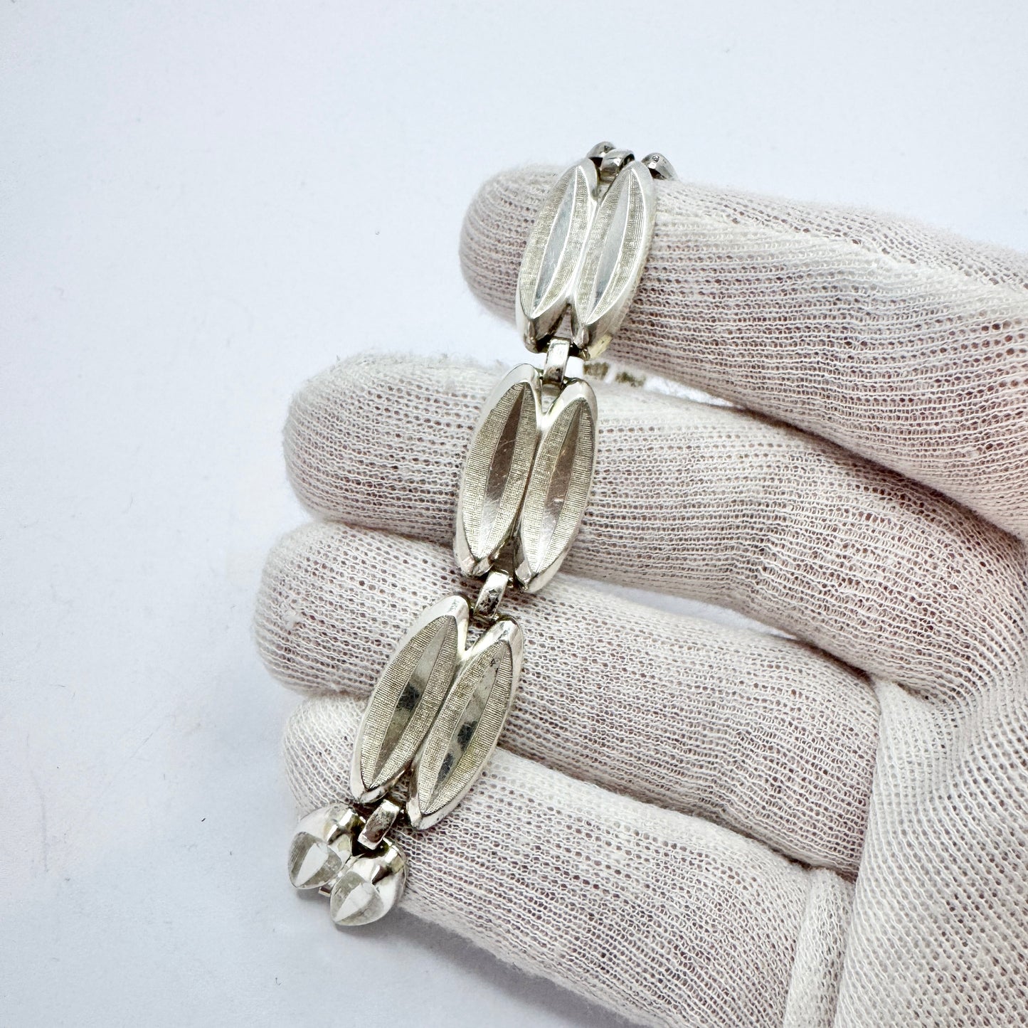 K&L-Kordes Lichtenfels, Germany c1950s. Solid SIlver Bracelet.