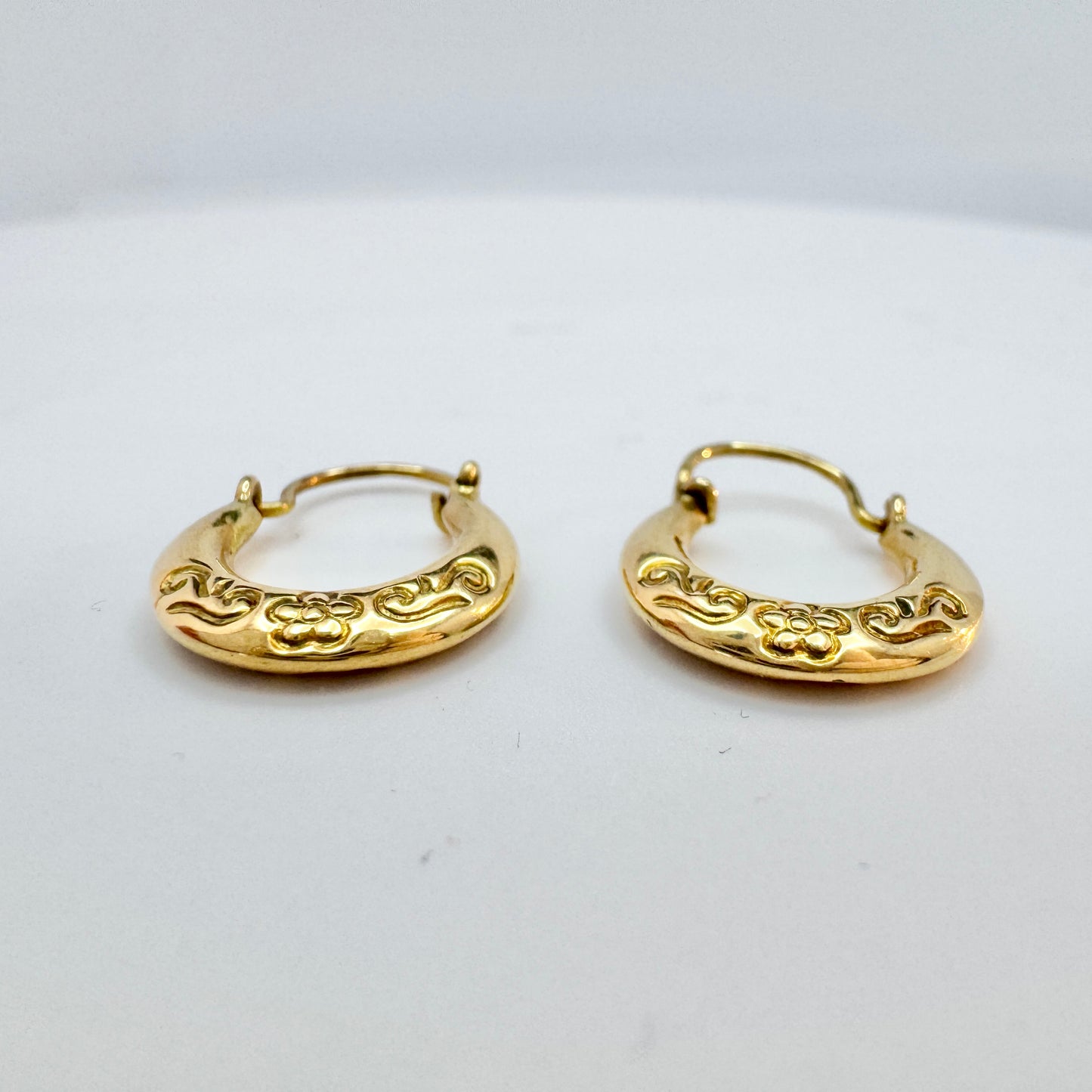 Sweden c 1950s. Vintage 18k Gold Earrings.
