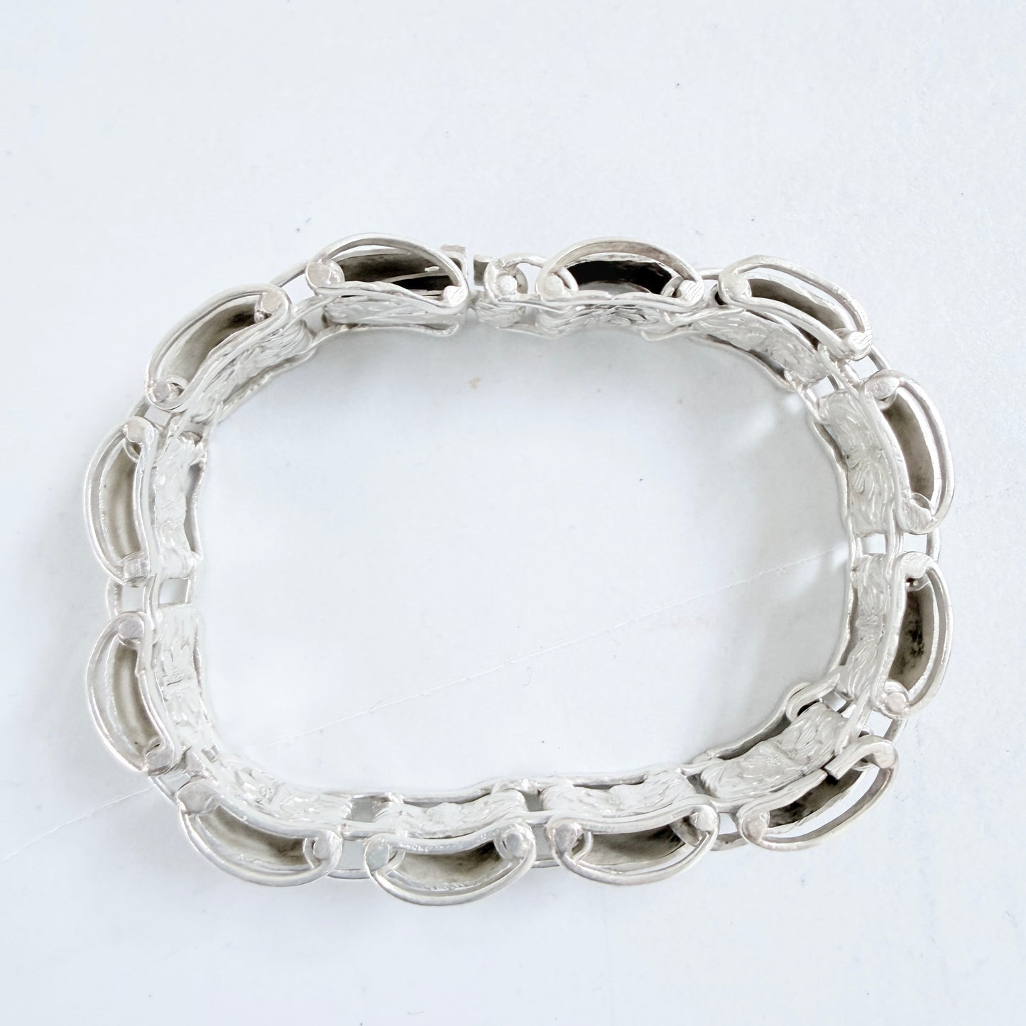 Vintage / Antique Solid Silver Flower Book-chain Bracelet.