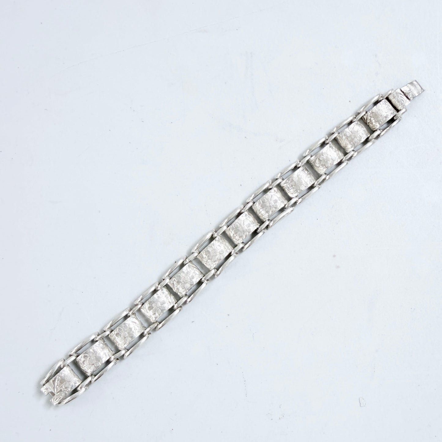 Vintage / Antique Solid Silver Flower Book-chain Bracelet.
