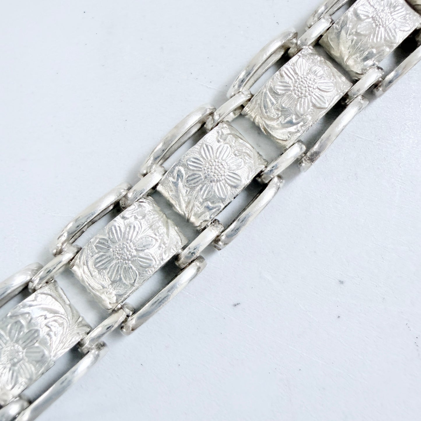 Vintage / Antique Solid Silver Flower Book-chain Bracelet.