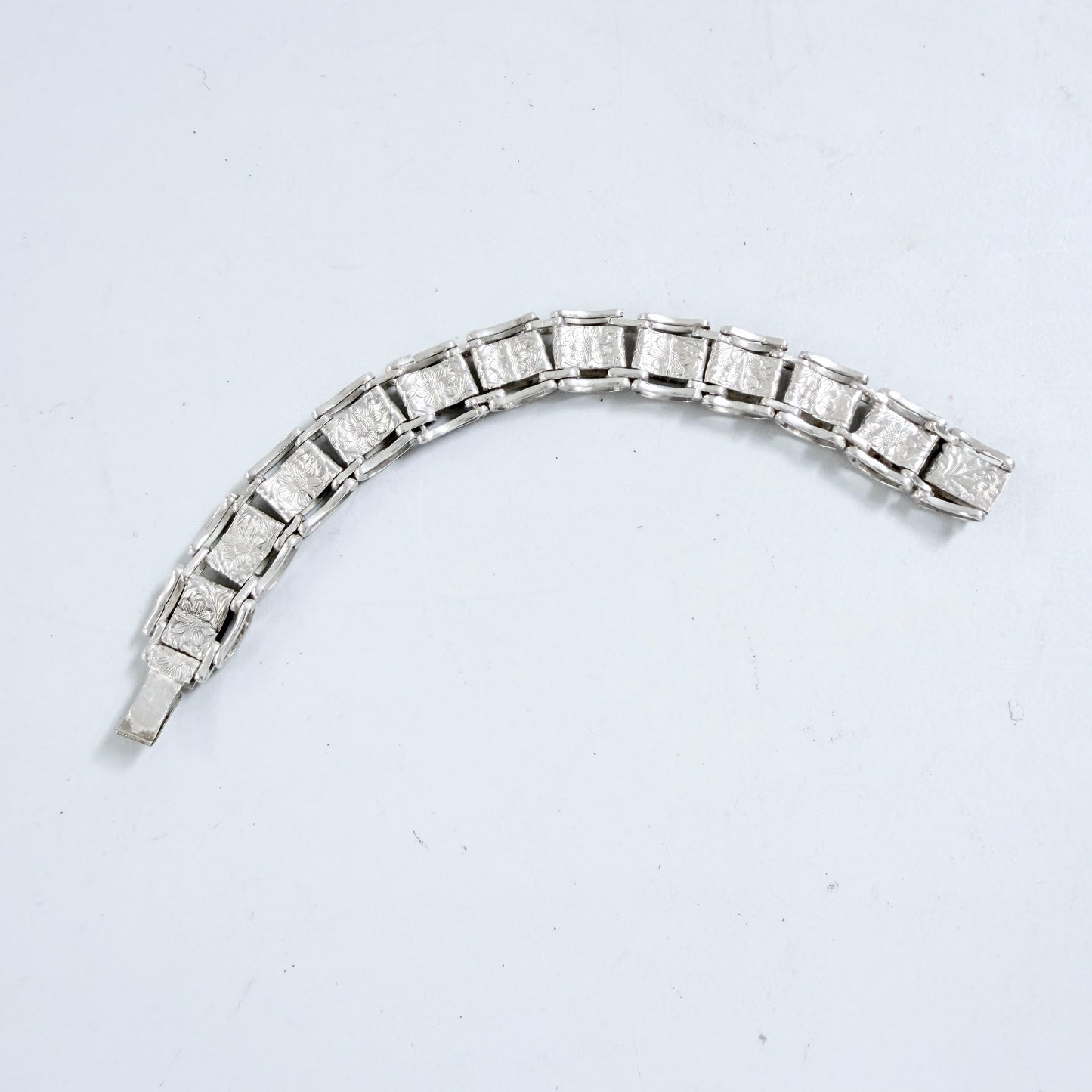 Vintage / Antique Solid Silver Flower Book-chain Bracelet.