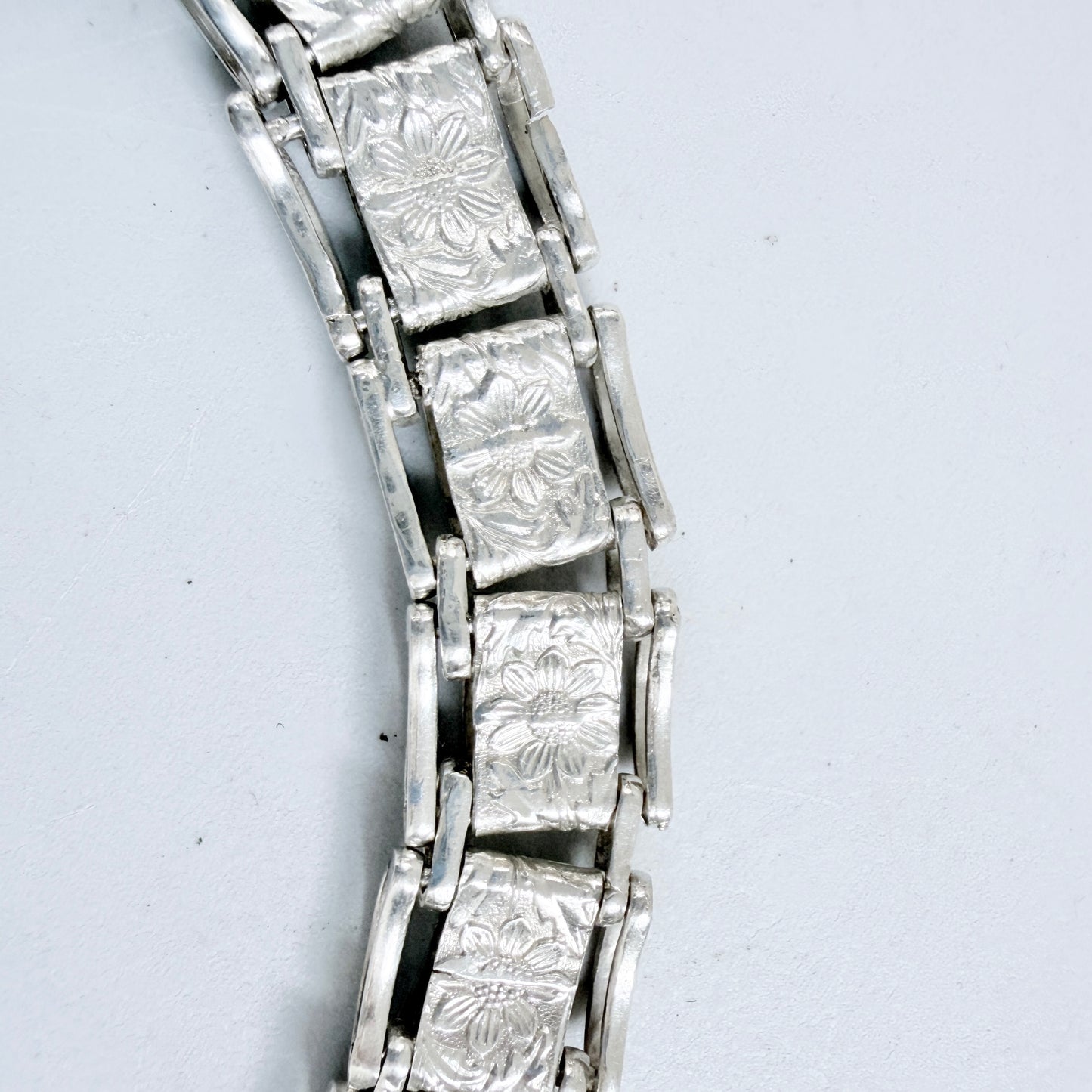Vintage / Antique Solid Silver Flower Book-chain Bracelet.