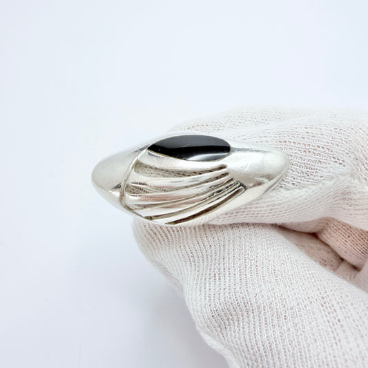 Vintage Sterling Silver Onyx Ring.