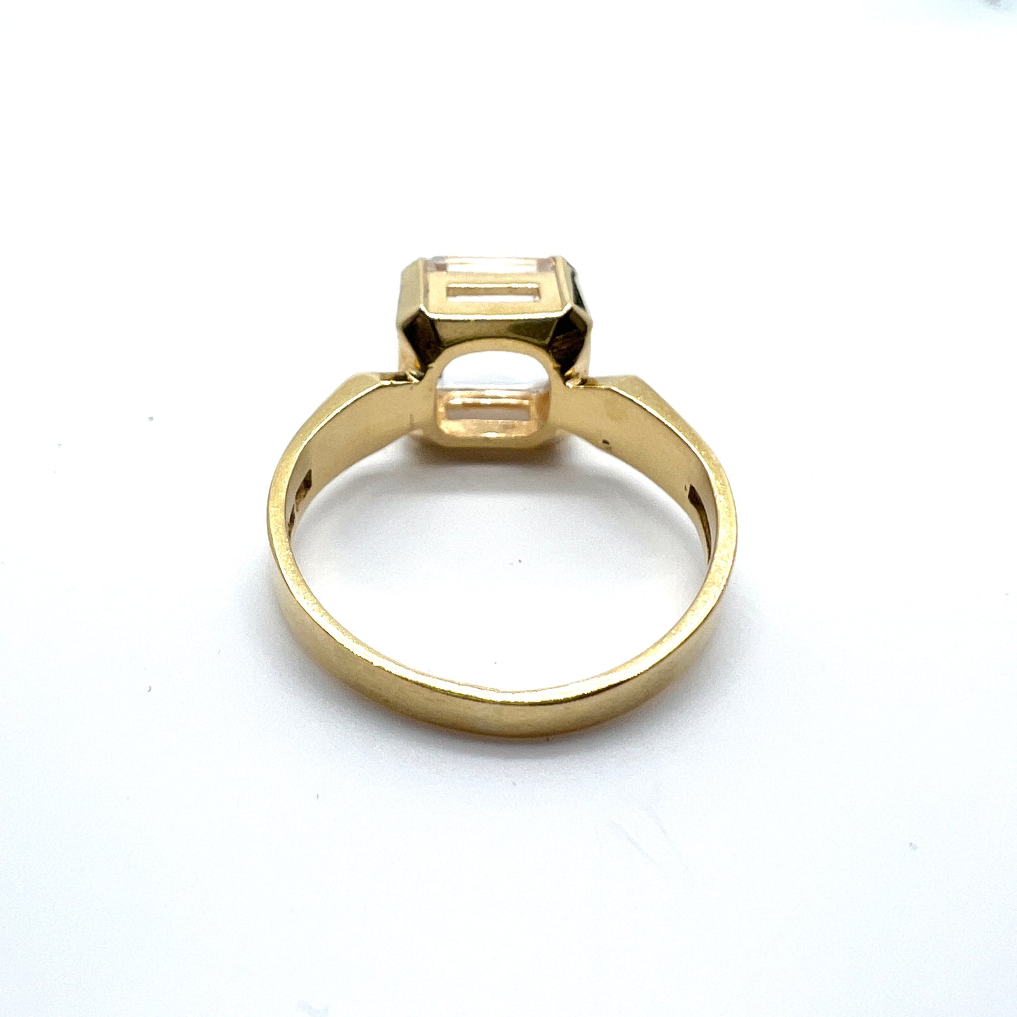 G Dahlgren, Sweden 1971. Vintage 18k Gold Rock Crystal Ring.