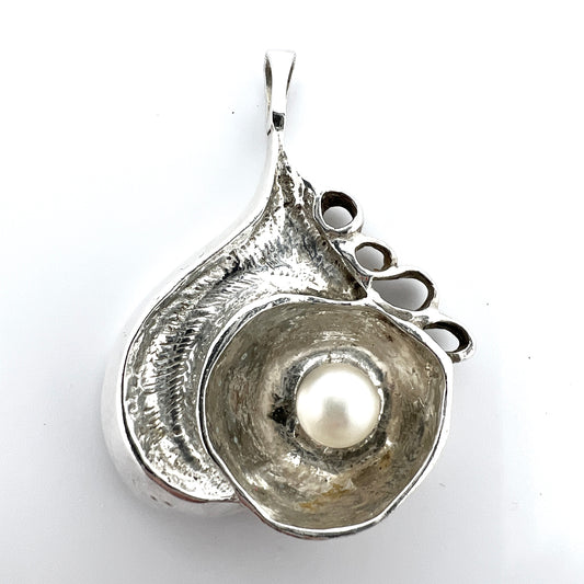 Robbert, Sweden 1970s. Vintage Sterling Silver Cultured Pearl Pendant.