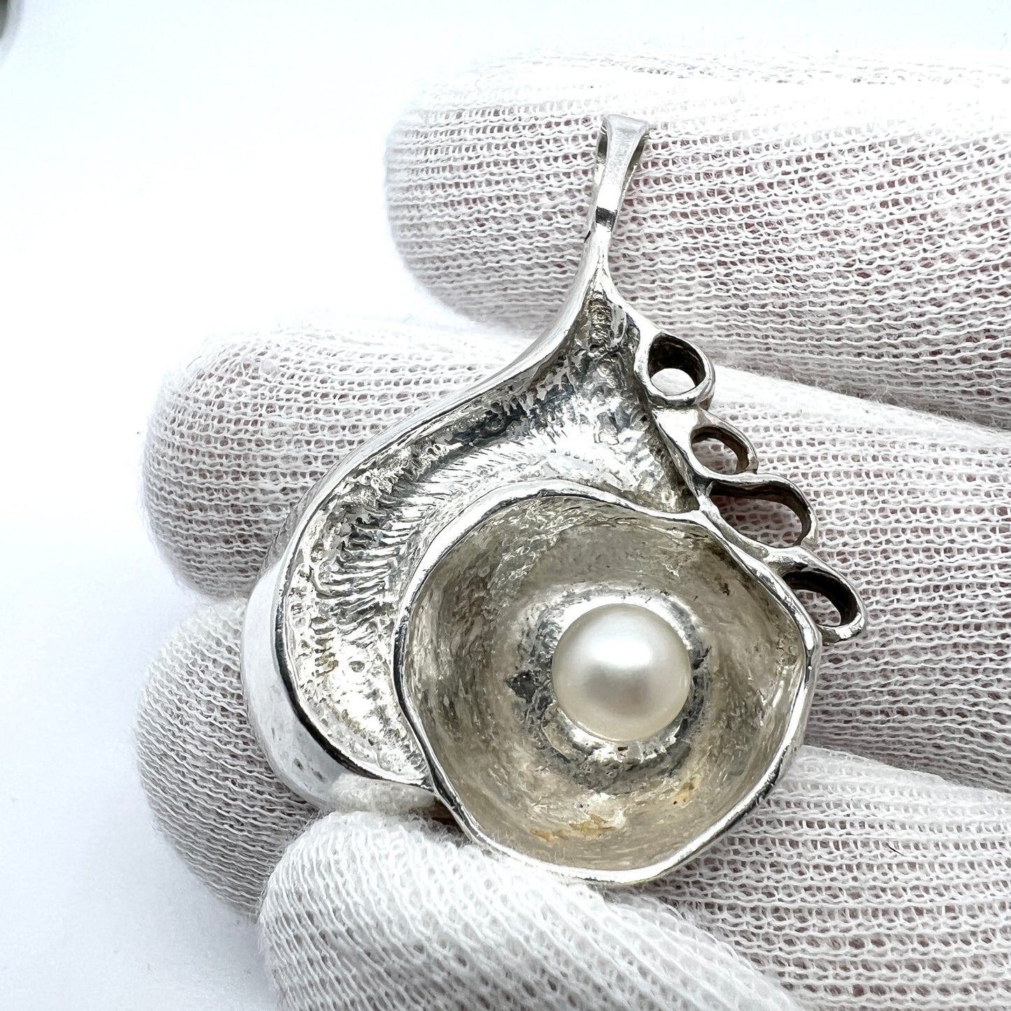 Robbert, Sweden 1970s. Vintage Sterling Silver Cultured Pearl Pendant.