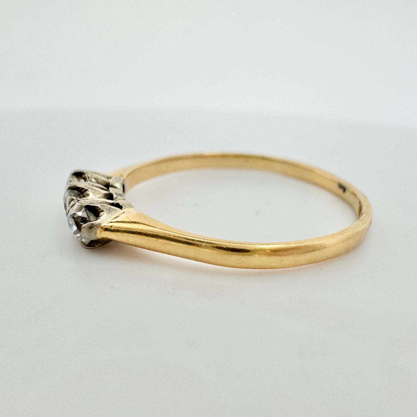 JA Persson, Sweden 1949. VIntage 18k Gold Diamond Ring.