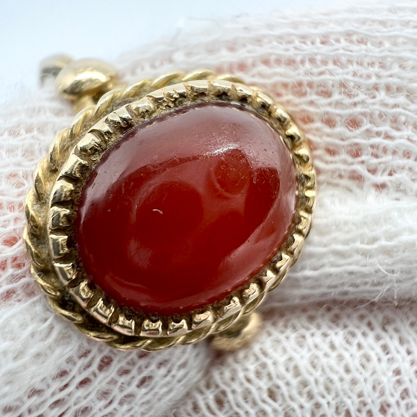 G Dahlgren, Sweden 1935. Vintage 18k Gold Carnelian Ring.