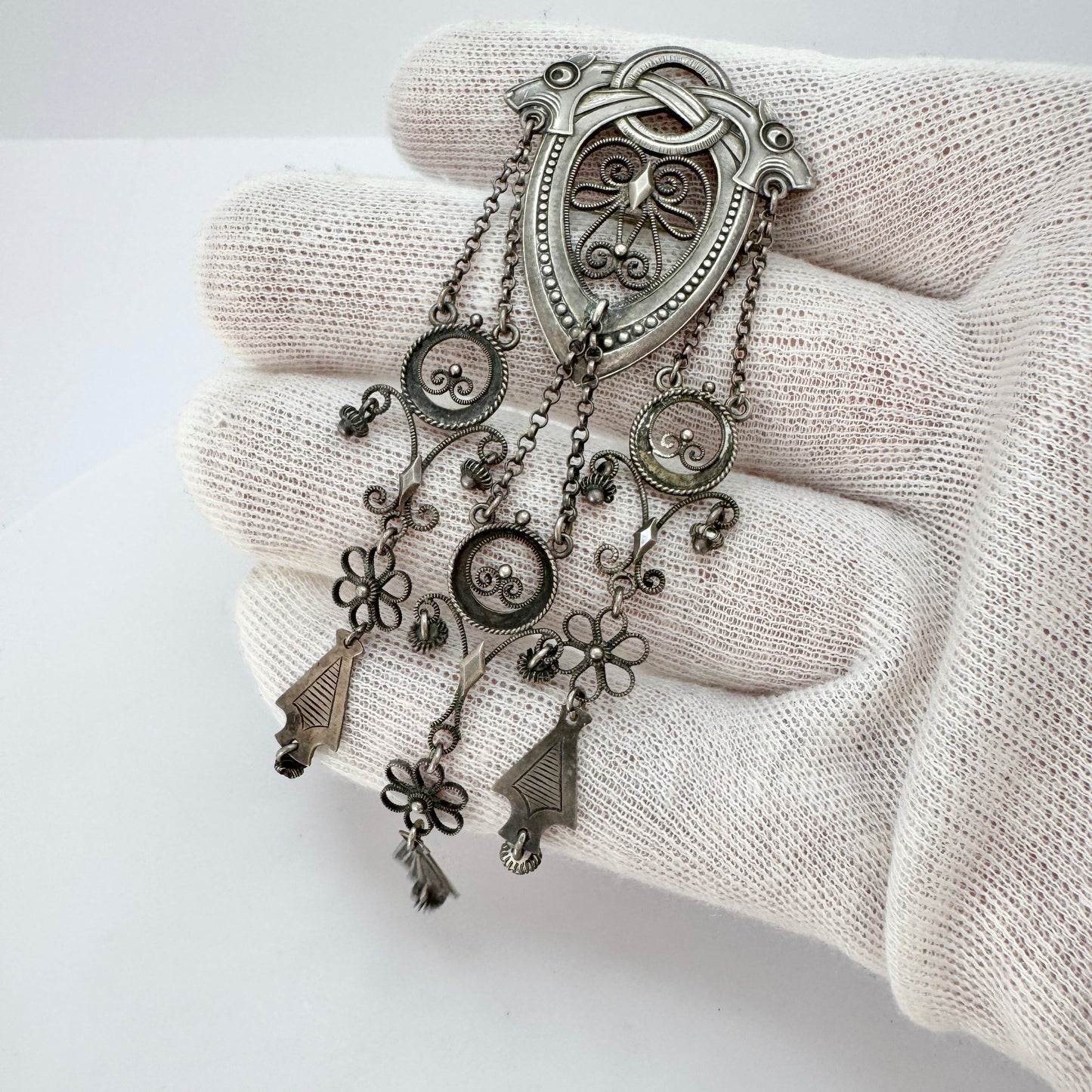 Clement Berg, Norway c 1910. Antique Dragestil Sølje Brooch in Solid Silver.