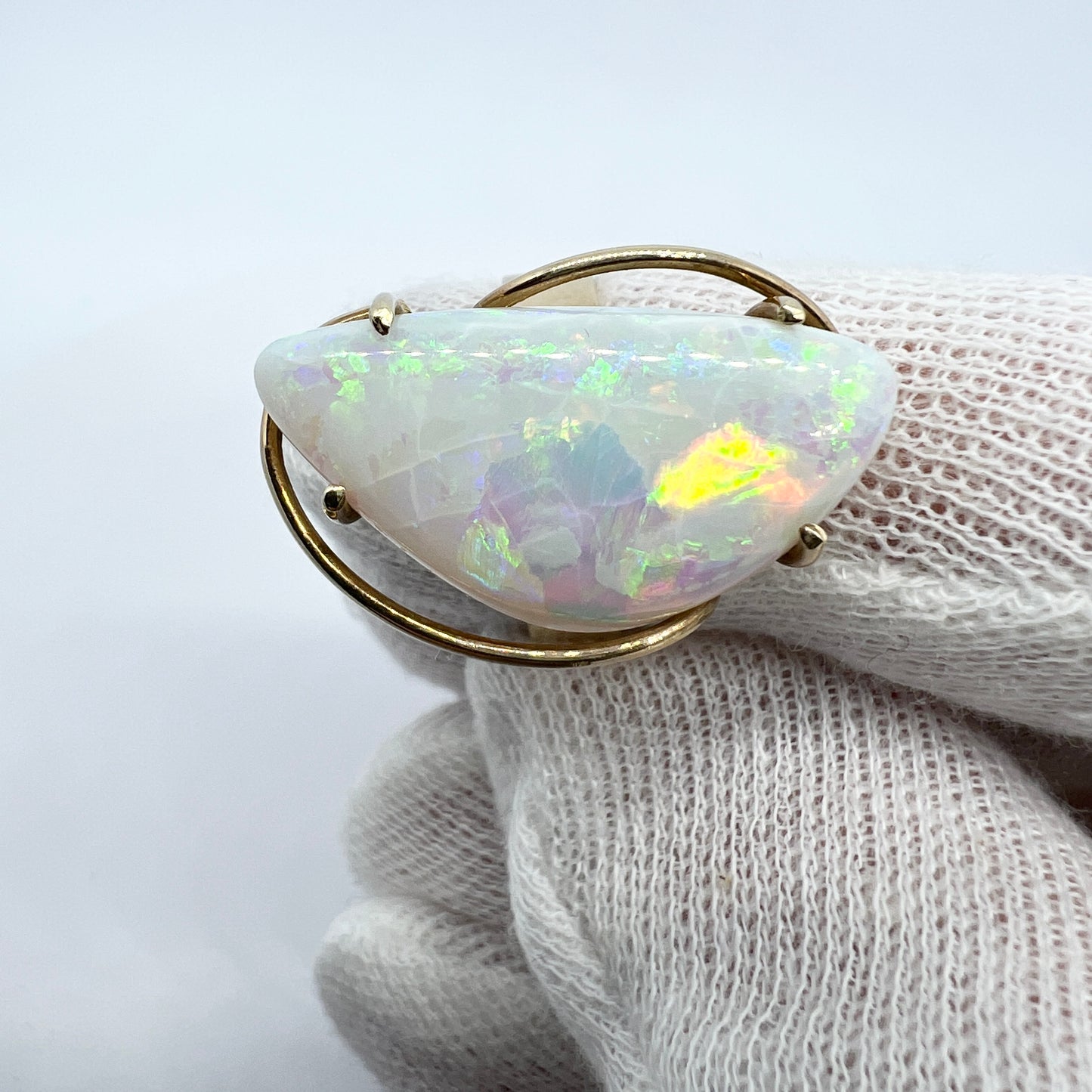 Vintage 9k Gold Opal Ring.