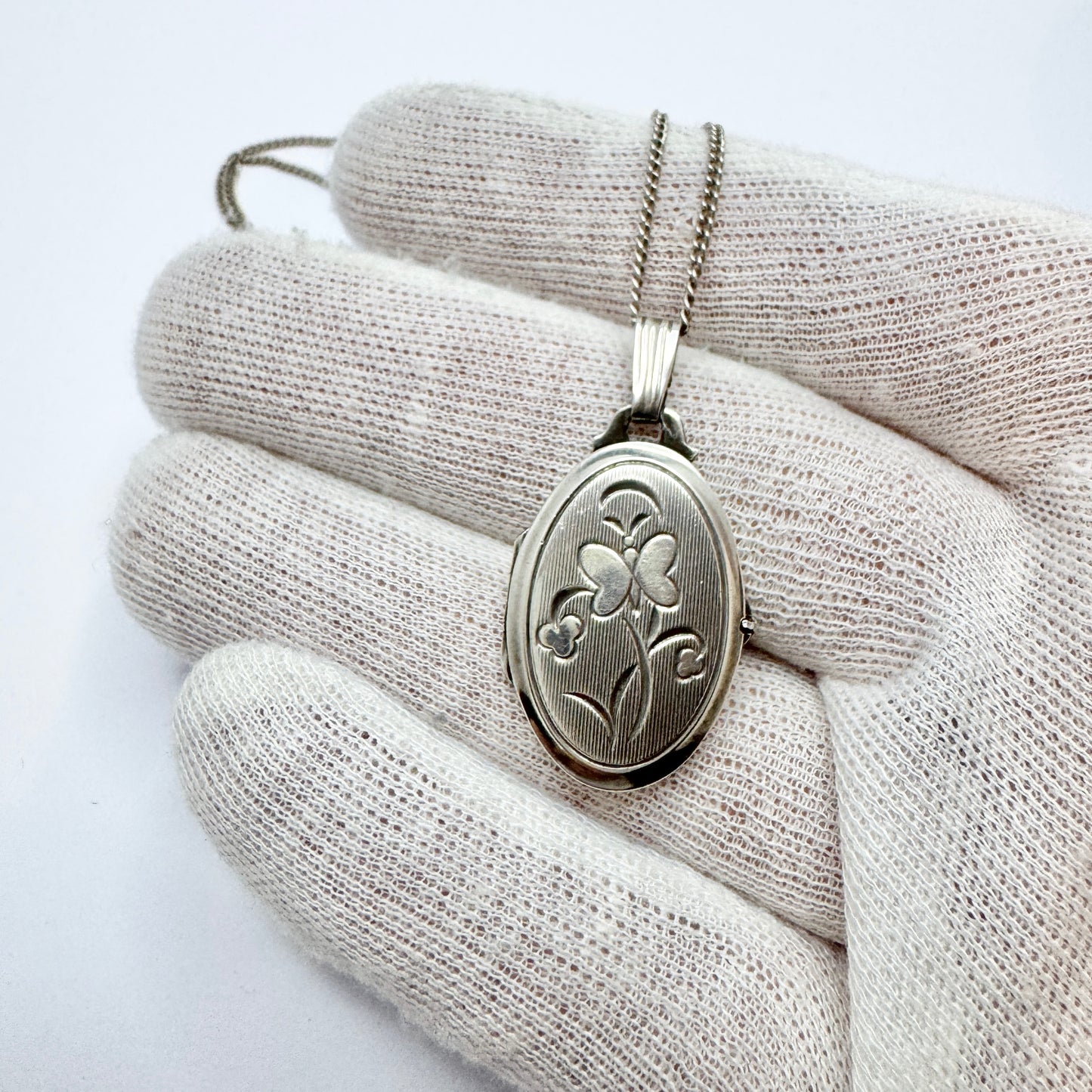Sweden c 1950s. Vintage Solid Silver Locket Pendant Necklace