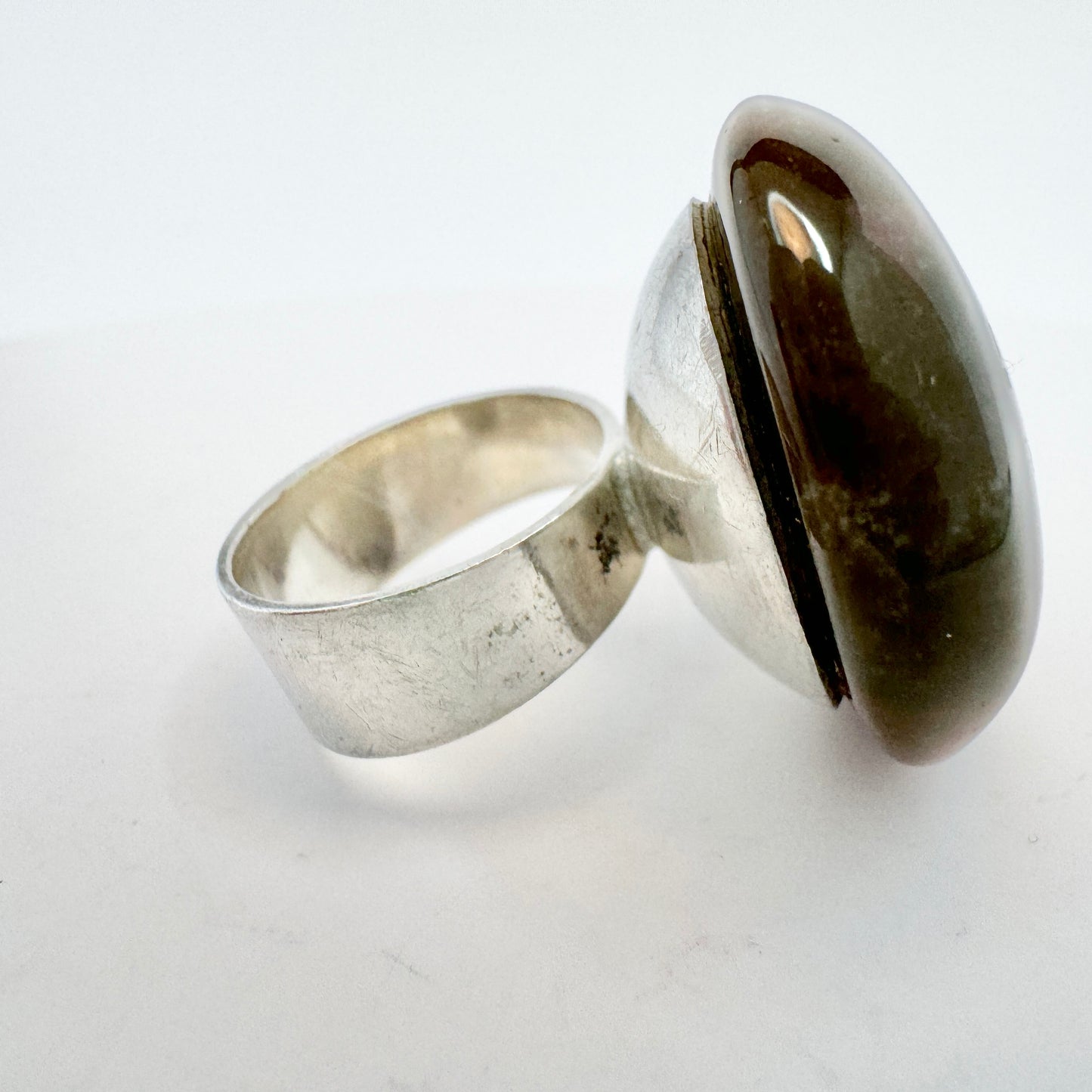 Svedbom, Sweden 1968. Vintage Sterling Silver Large Polished Rhodonite Ring.