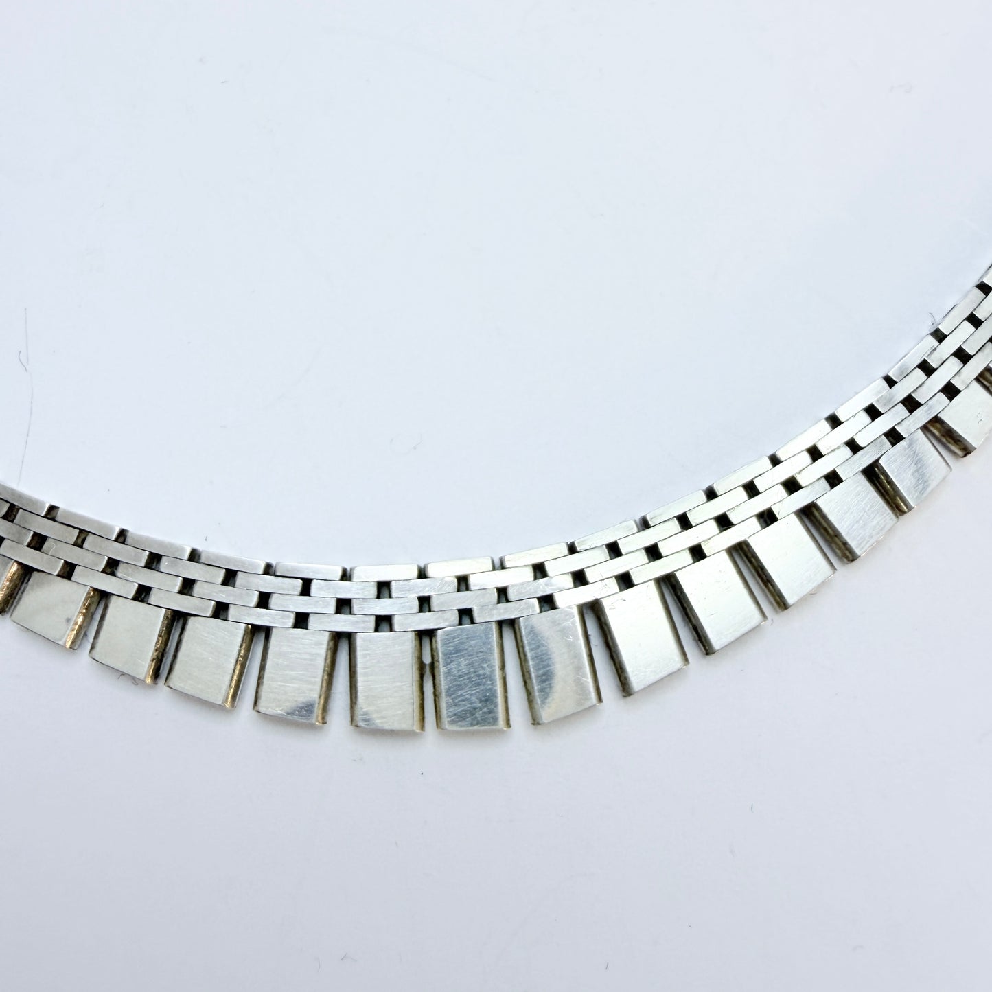Tage Hansen Guldsmedie, Denmark c 1970s. Solid Silver Necklace.