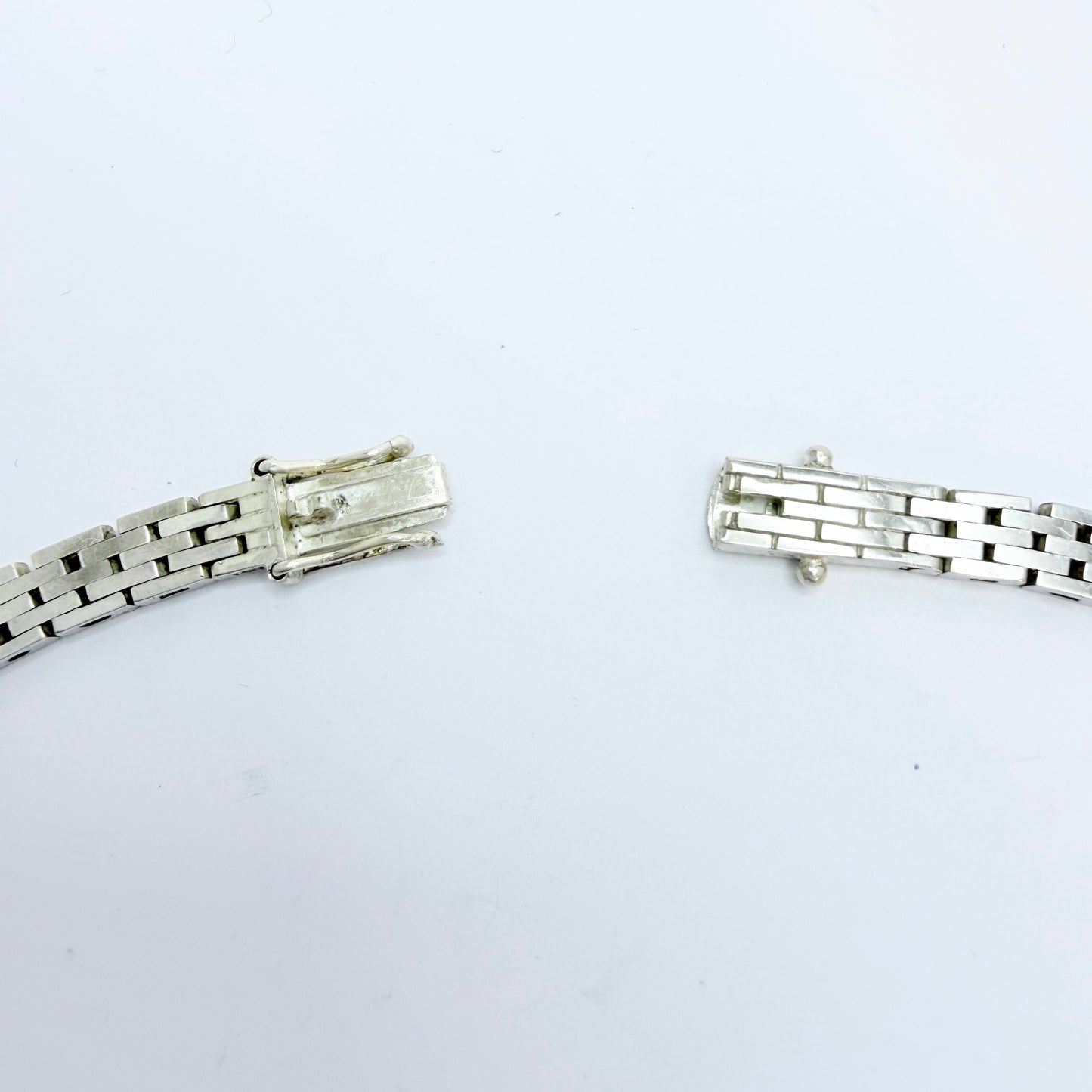 Tage Hansen Guldsmedie, Denmark c 1970s. Solid Silver Necklace.