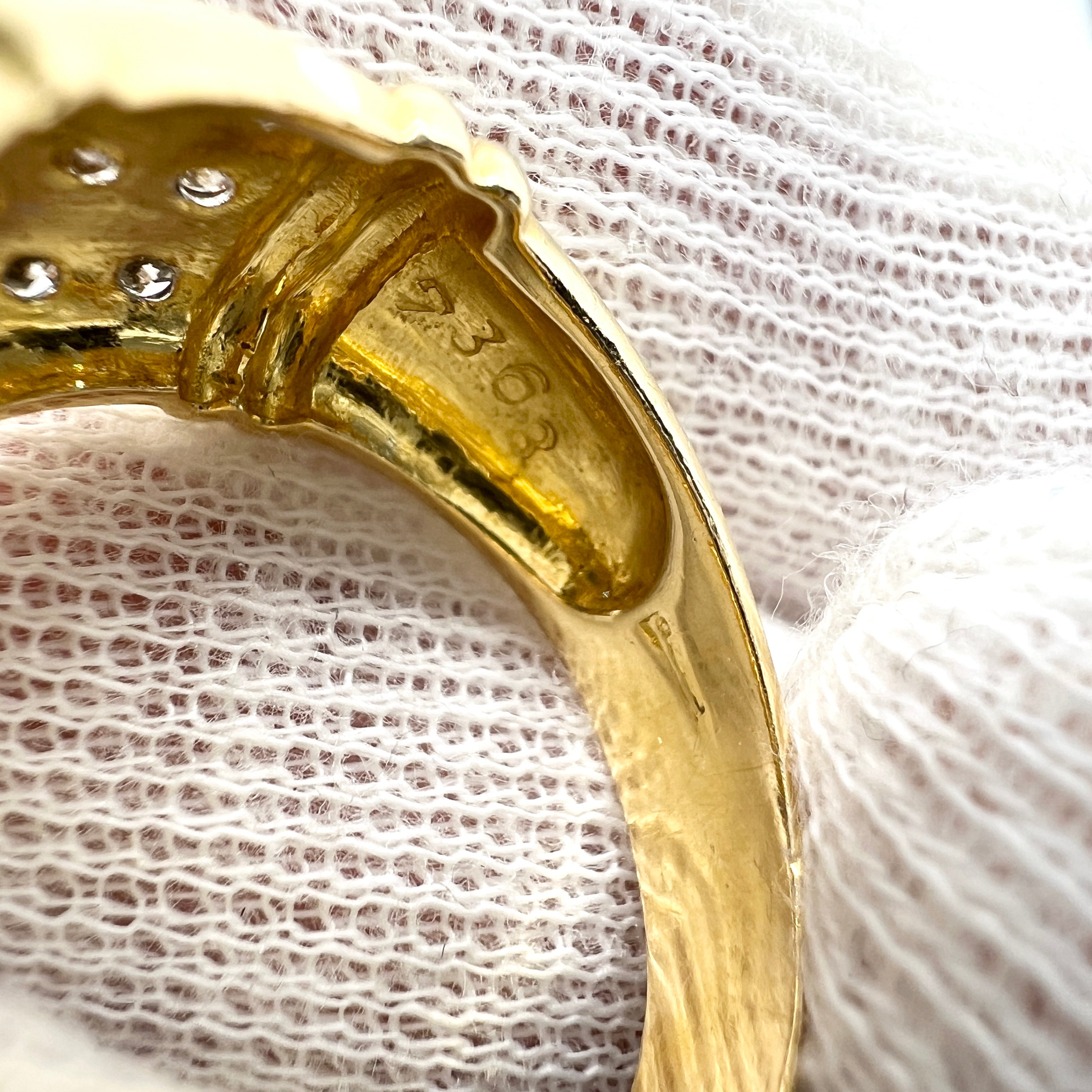 ヴィンテージ 18K ゴールド ダイヤモンドとサファイアのリング。 – T