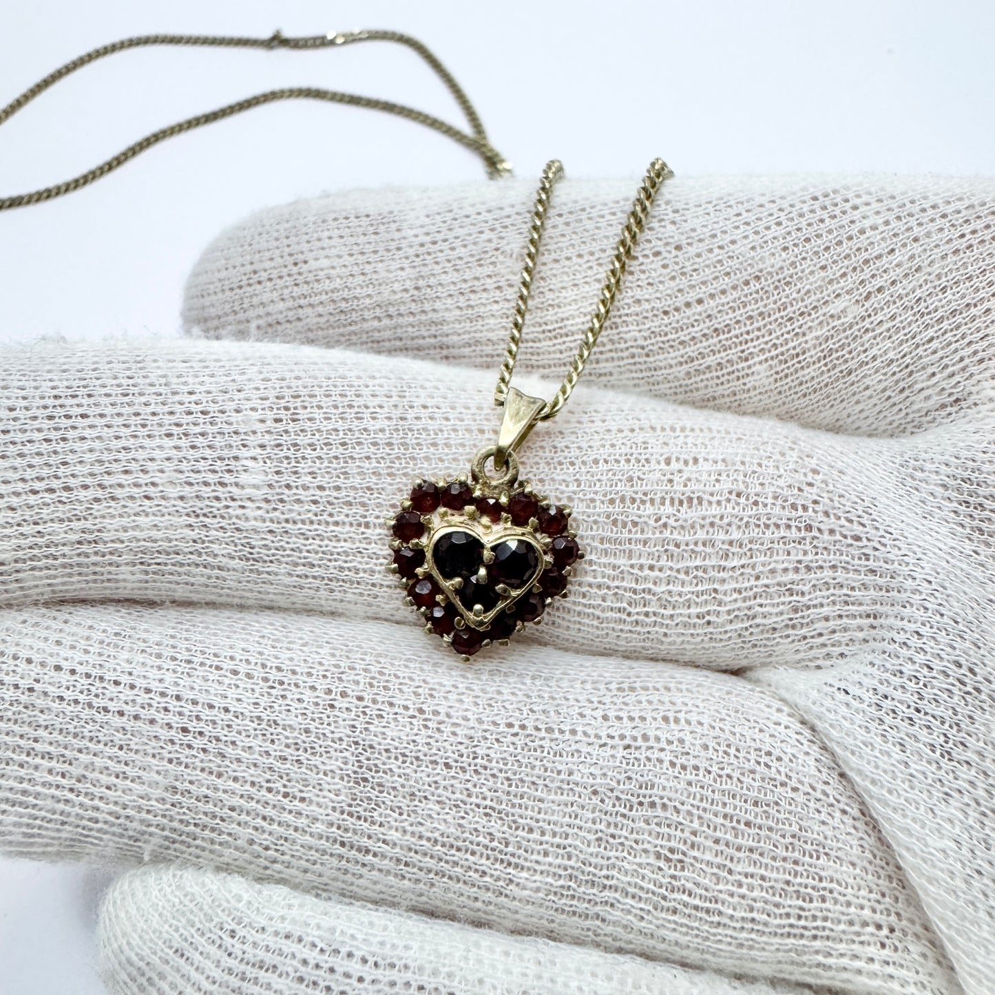 Vintage Solid Silver Garnet Heart Pendant Necklace.
