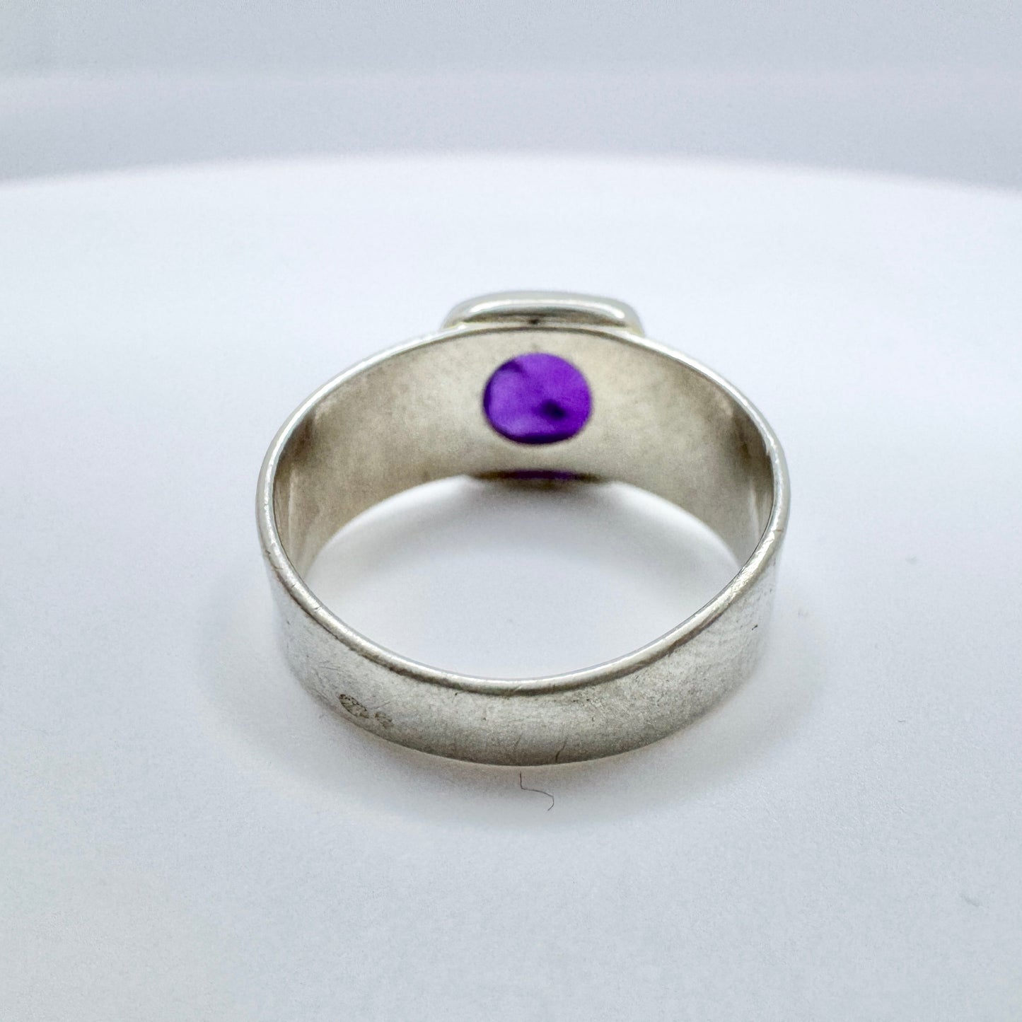 Sweden ca 1950-60s. Solid Silver Amethyst rRng.