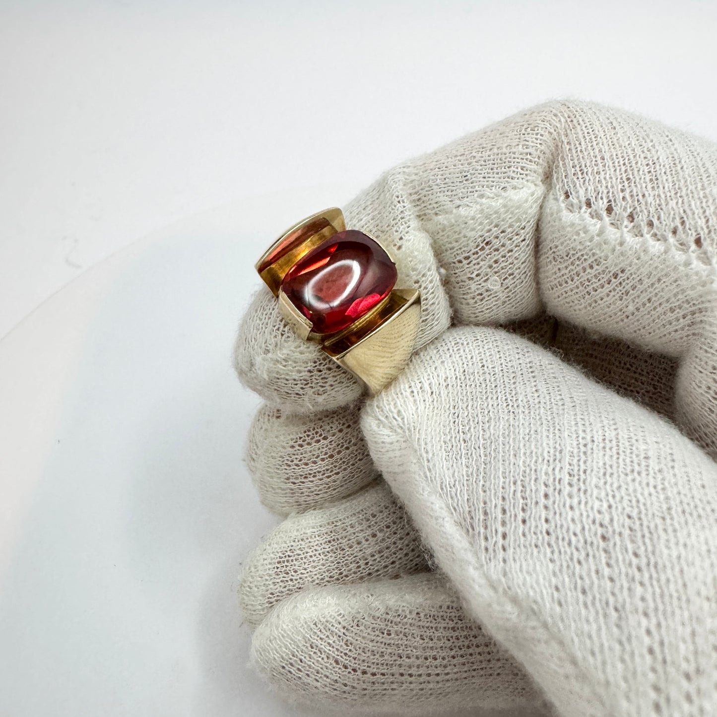 Hugo Grun, Denmark c 1940s. Vintage 14k Gold Synthetic Sapphire Ring.